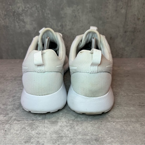 Nike Roshe Run Running Shoes 844994-100 Womens sz 8.5 - white - Picture 4 of 6